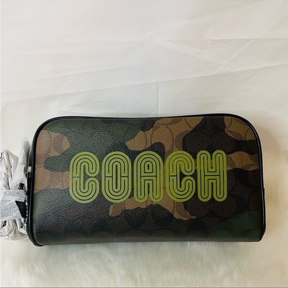 NWT Coach travel kit in Signature Canvas with Como Print and Coach Patch - Picture 5 of 8